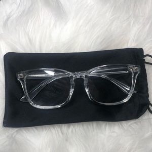 UV LIGHT filtering glasses with clear frame